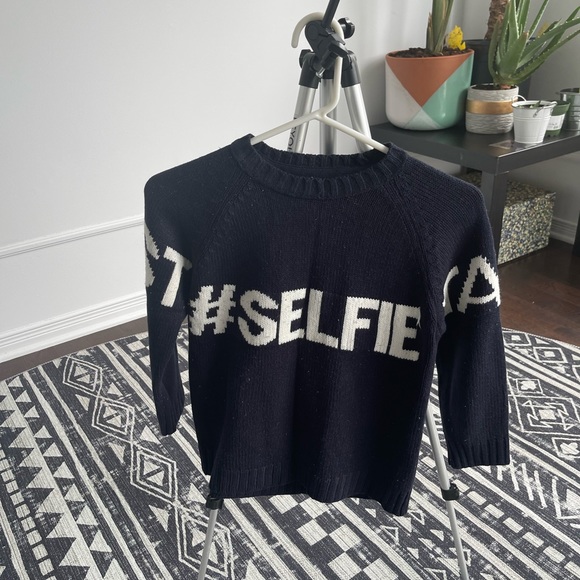 3 for 1 sweater/hoodie for boys 5-8yrs old. - Picture 8 of 8